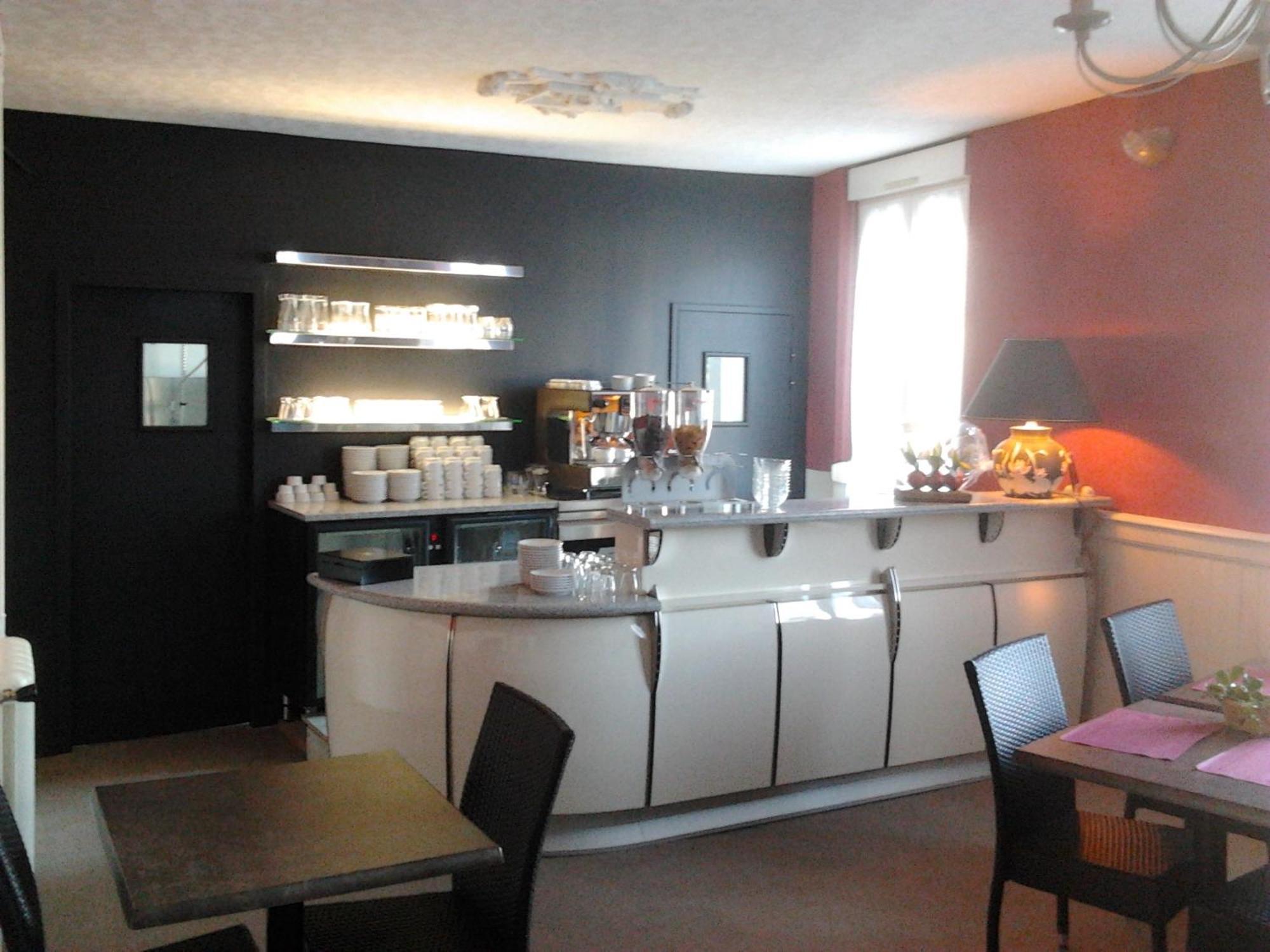 Hotel Du Touring Saint-Céré Zewnętrze zdjęcie