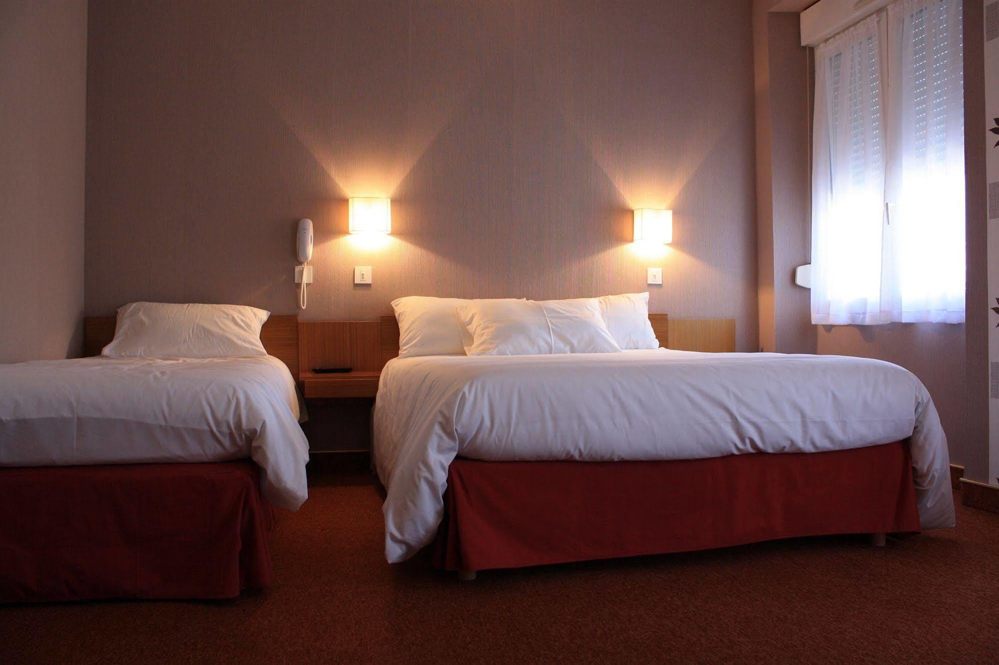 Hotel Du Touring Saint-Céré Zewnętrze zdjęcie