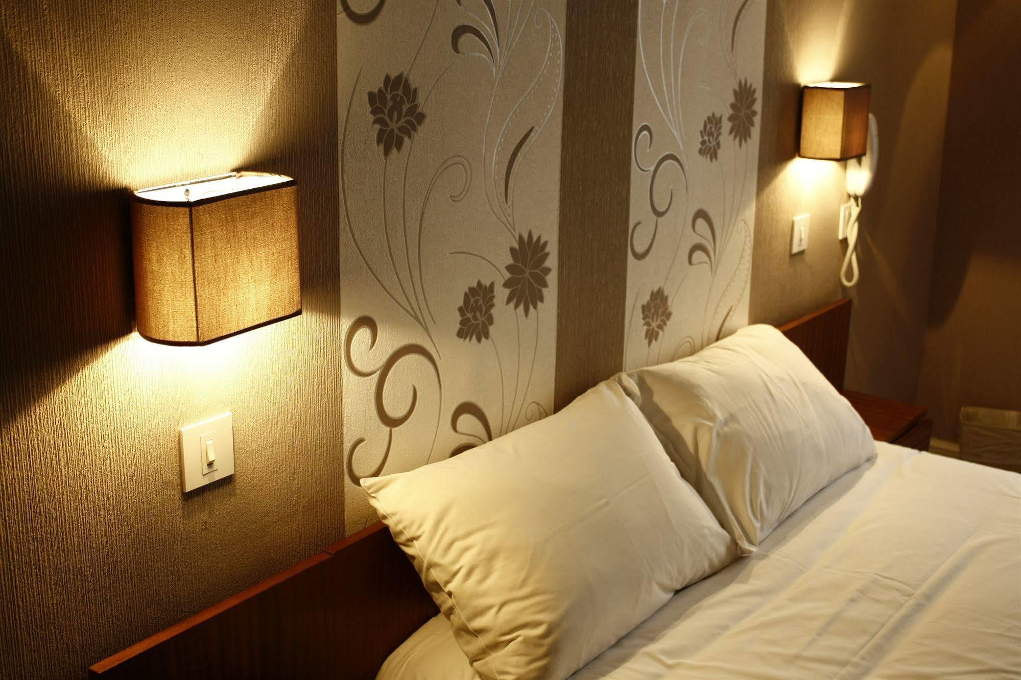 Hotel Du Touring Saint-Céré Zewnętrze zdjęcie