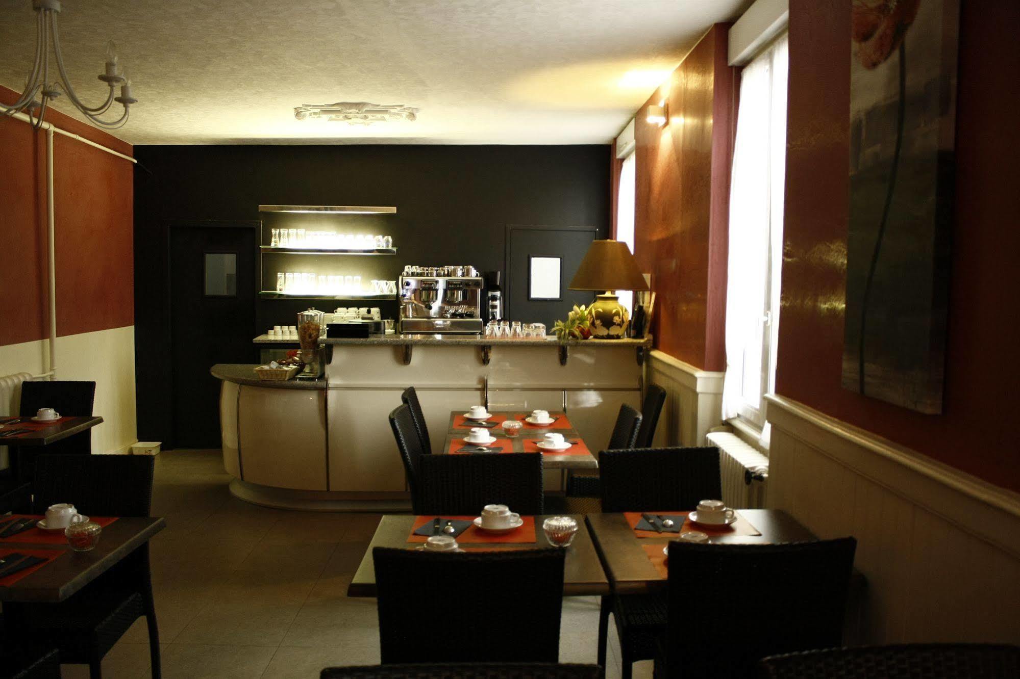 Hotel Du Touring Saint-Céré Zewnętrze zdjęcie